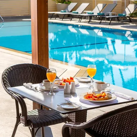 Kapetanios Hotel 3*