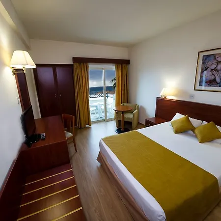 Kapetanios Hotel 3*