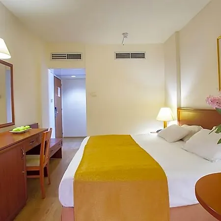 Kapetanios 3*