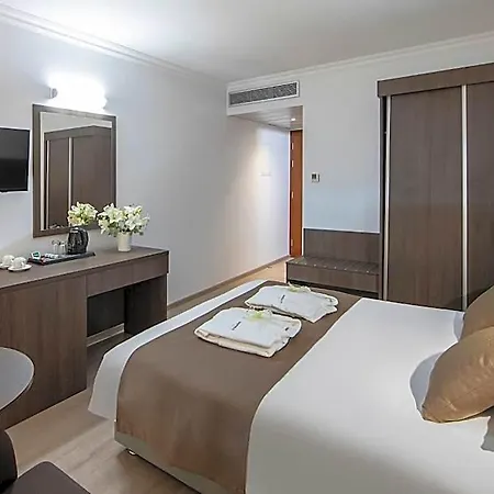 Kapetanios Hotel 3*