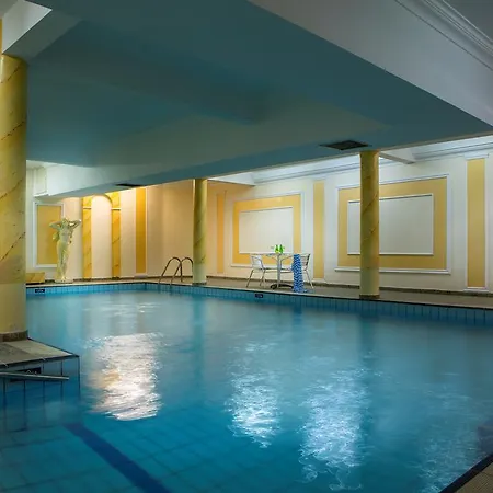 Отель Kapetanios 3*